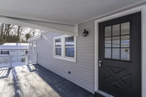 14 Stage Coach Circle Londonderry NH 03053