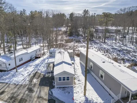 14 Stage Coach Circle Londonderry NH 03053