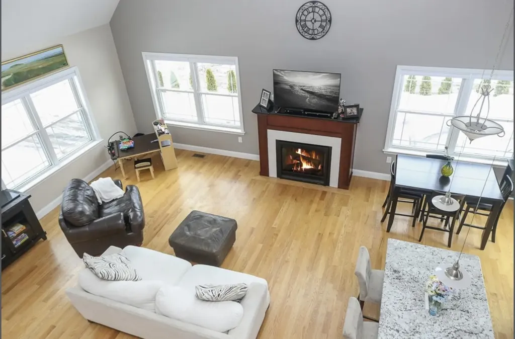 9 Gulliver Avenue Salem NH 03079