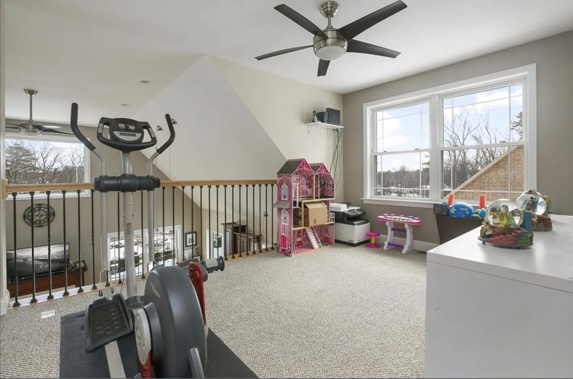 9 Gulliver Avenue Salem NH 03079