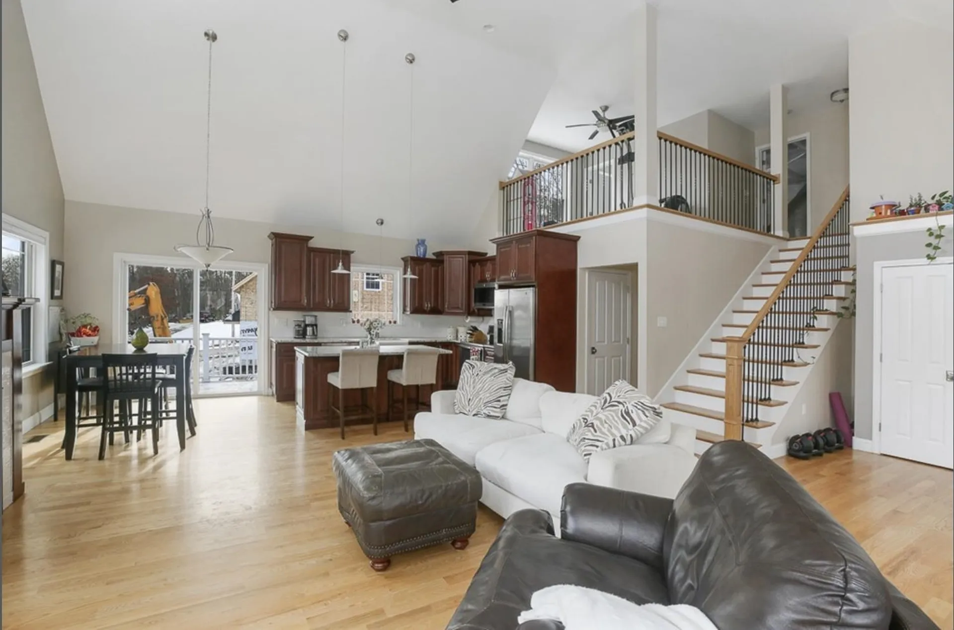 9 Gulliver Avenue Salem NH 03079