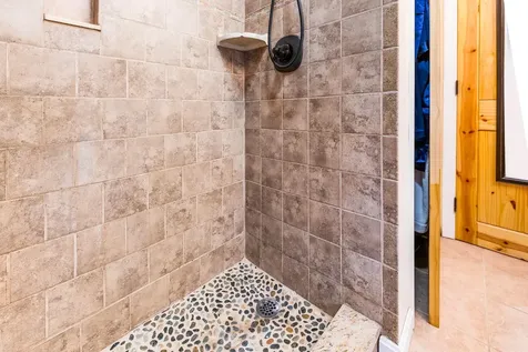 118 North Road Sunapee NH 03782