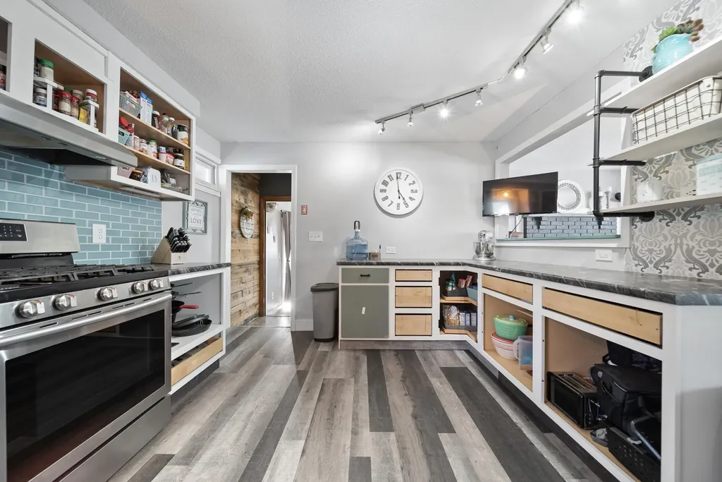 23 Pennsylvania Avenue Manchester NH 03104