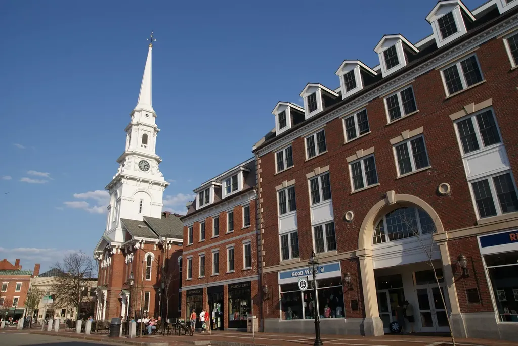 27 Kasnet Drive Rye NH 03870