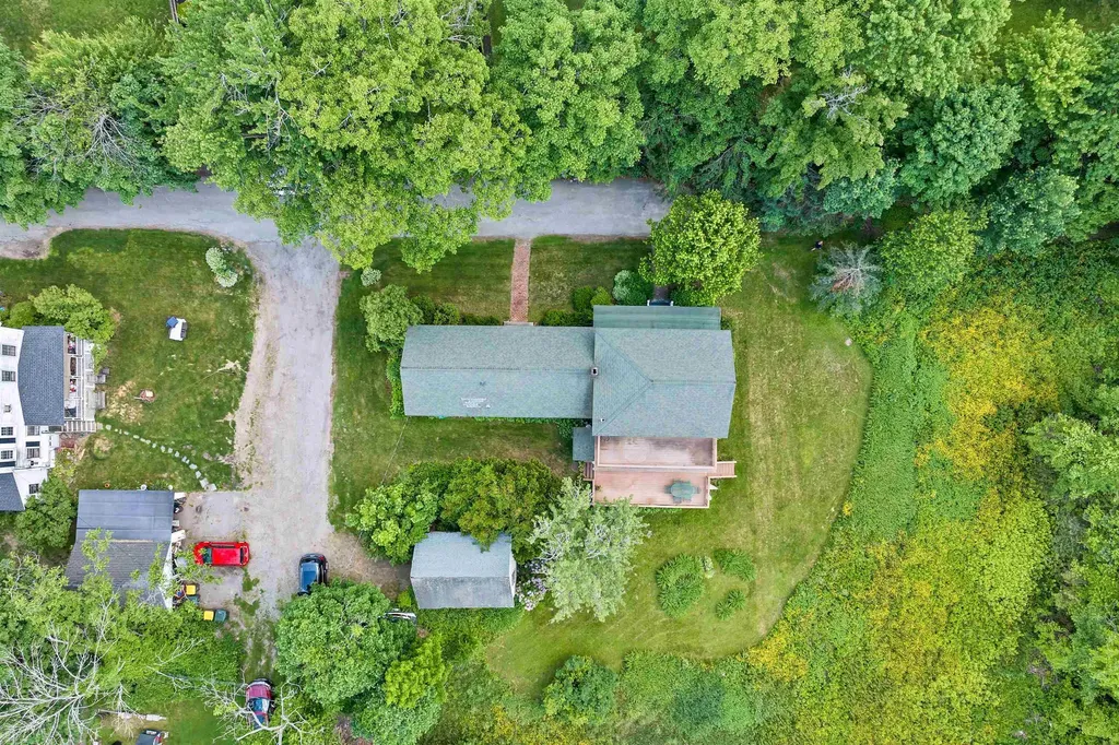 27 Wentworth Avenue Laconia NH 03246