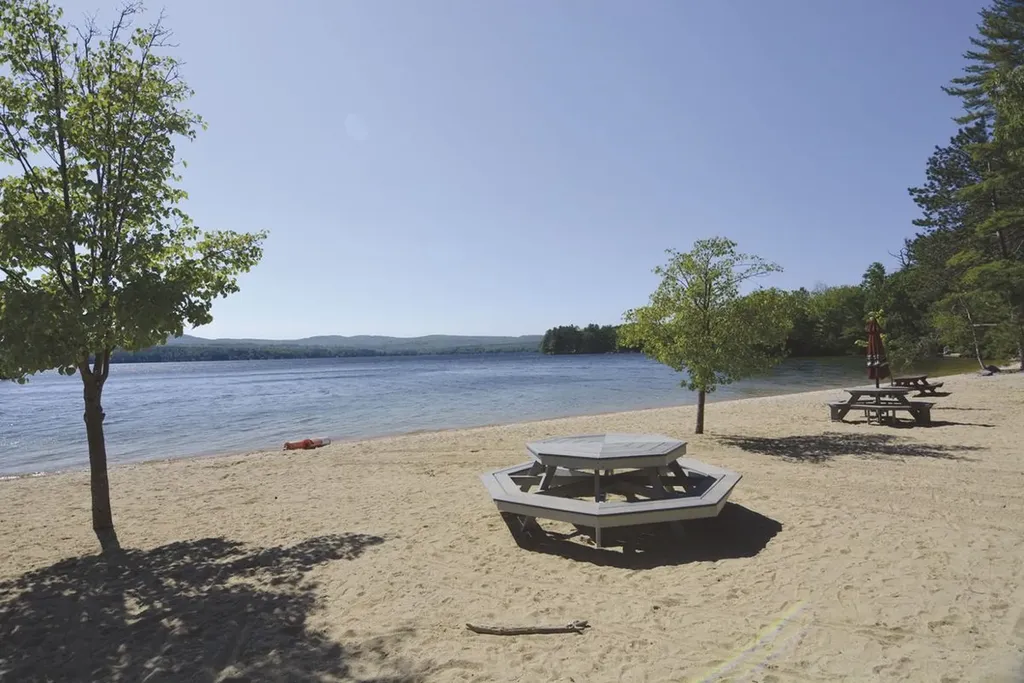 27 Wentworth Avenue Laconia NH 03246