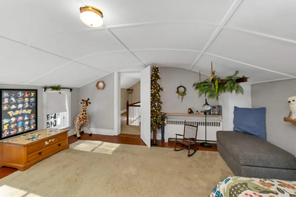 27 Wentworth Avenue Laconia NH 03246