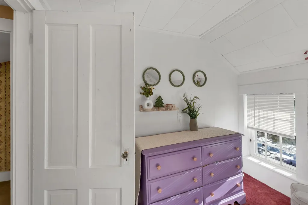 27 Wentworth Avenue Laconia NH 03246