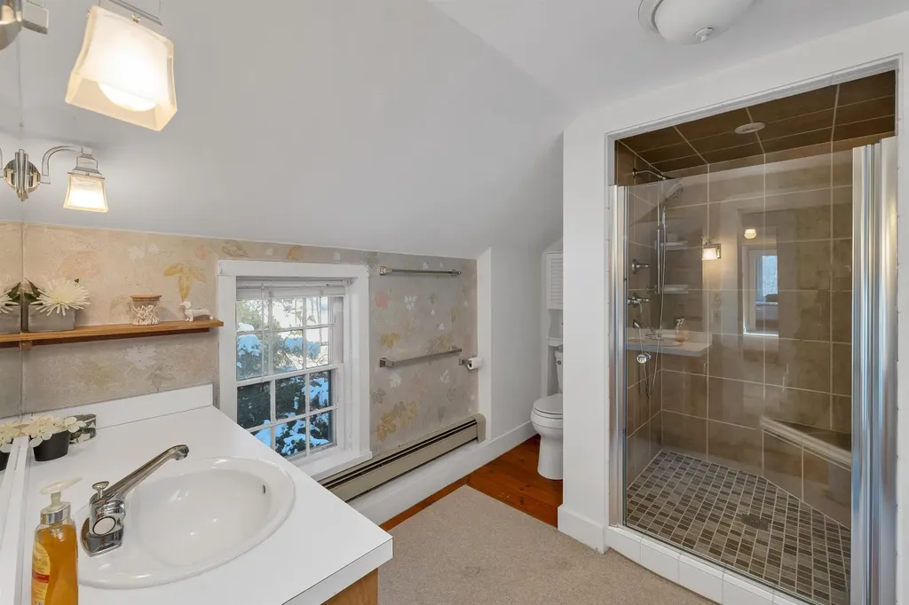 27 Wentworth Avenue Laconia NH 03246