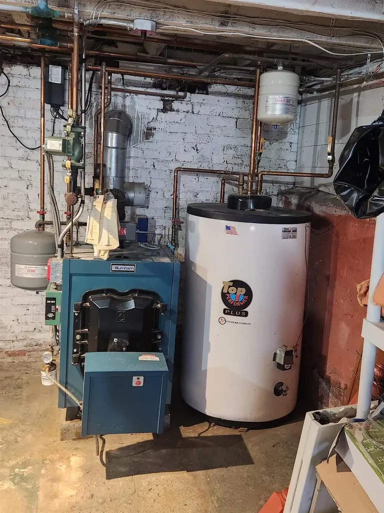 27 Wentworth Avenue Laconia NH 03246