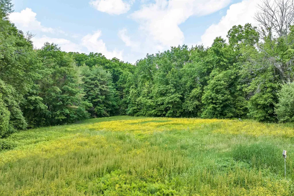 27 Wentworth Avenue Laconia NH 03246