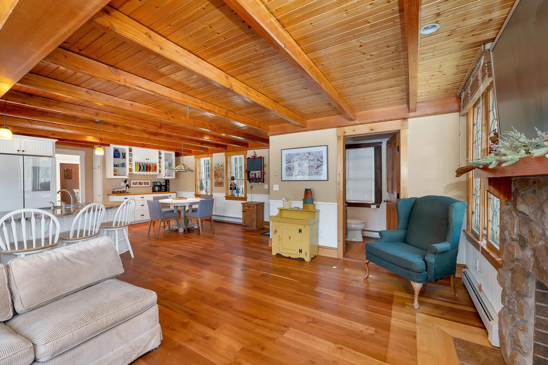 27 Wentworth Avenue Laconia NH 03246