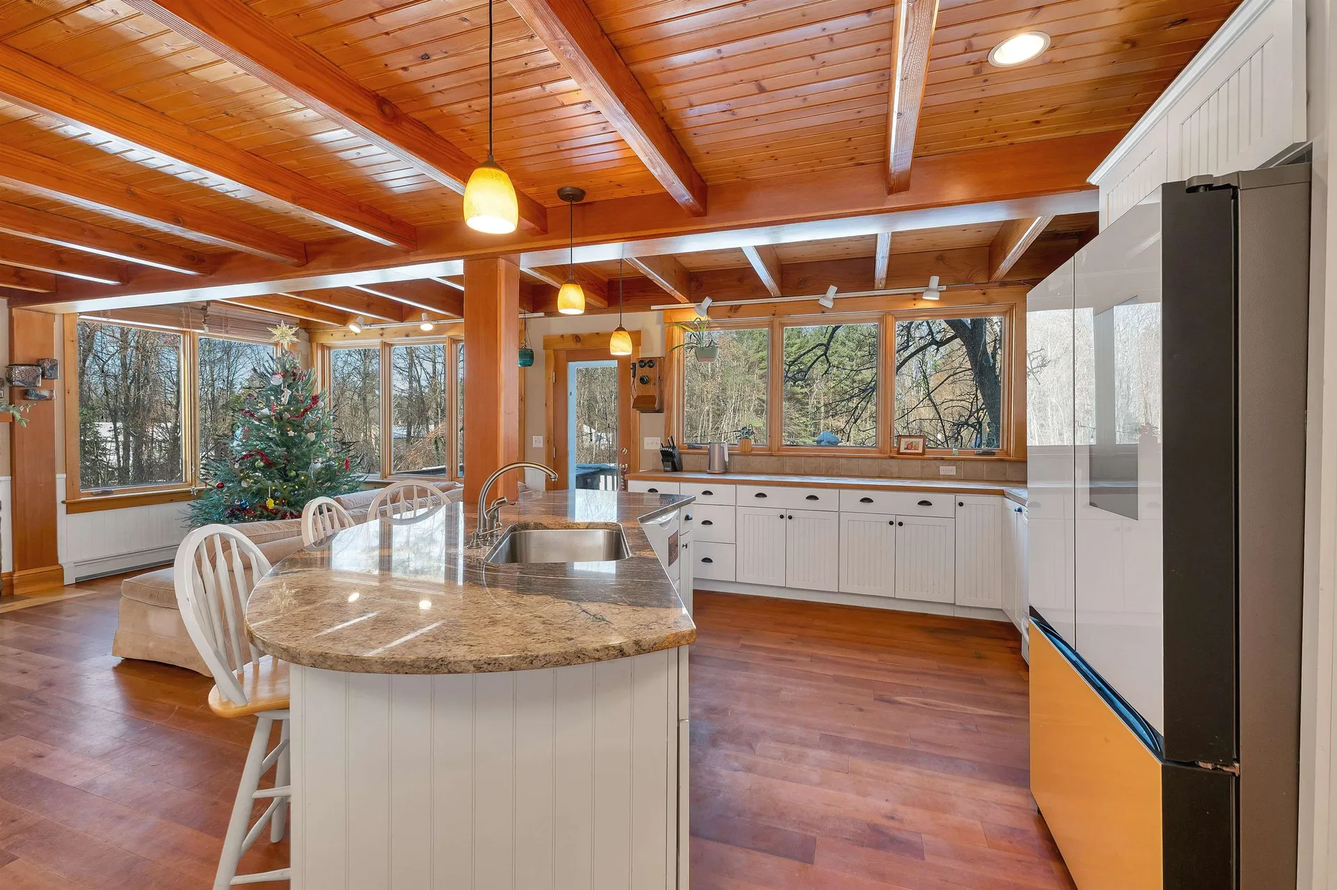 27 Wentworth Avenue Laconia NH 03246