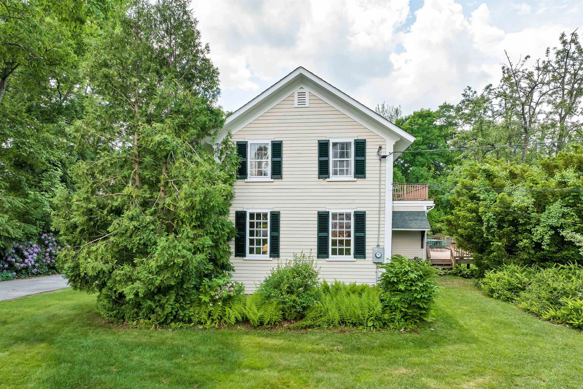 27 Wentworth Avenue Laconia NH 03246