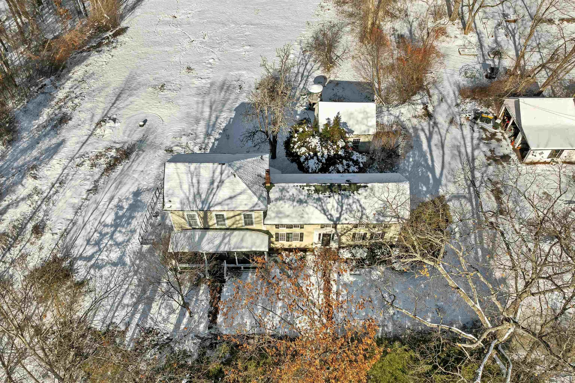 27 Wentworth Avenue Laconia NH 03246