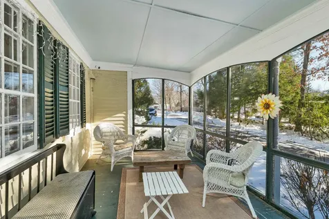 27 Wentworth Avenue Laconia NH 03246