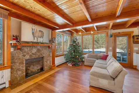 27 Wentworth Avenue Laconia NH 03246