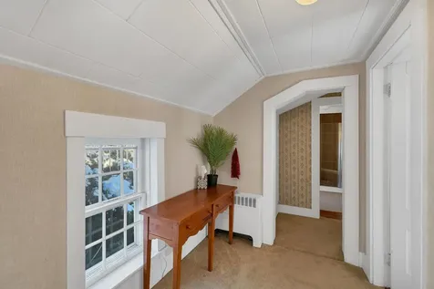 27 Wentworth Avenue Laconia NH 03246