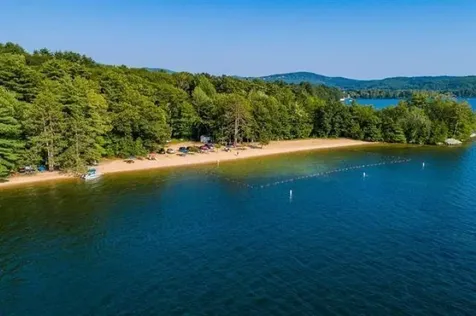 27 Wentworth Avenue Laconia NH 03246