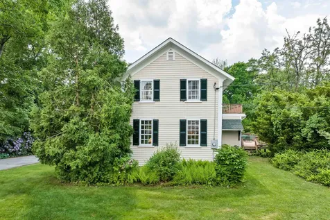 27 Wentworth Avenue Laconia NH 03246