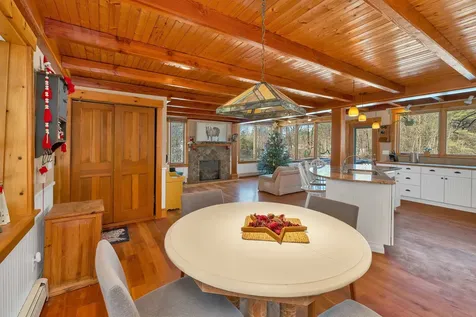 27 Wentworth Avenue Laconia NH 03246