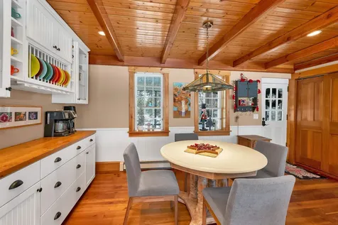 27 Wentworth Avenue Laconia NH 03246