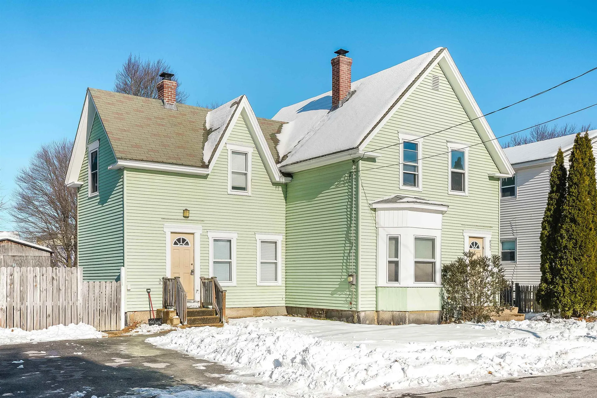 832 Clay Street Manchester NH 03103