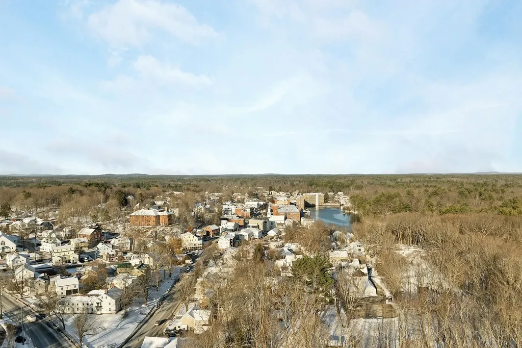 23 Dartmouth Circle Newmarket NH 03857