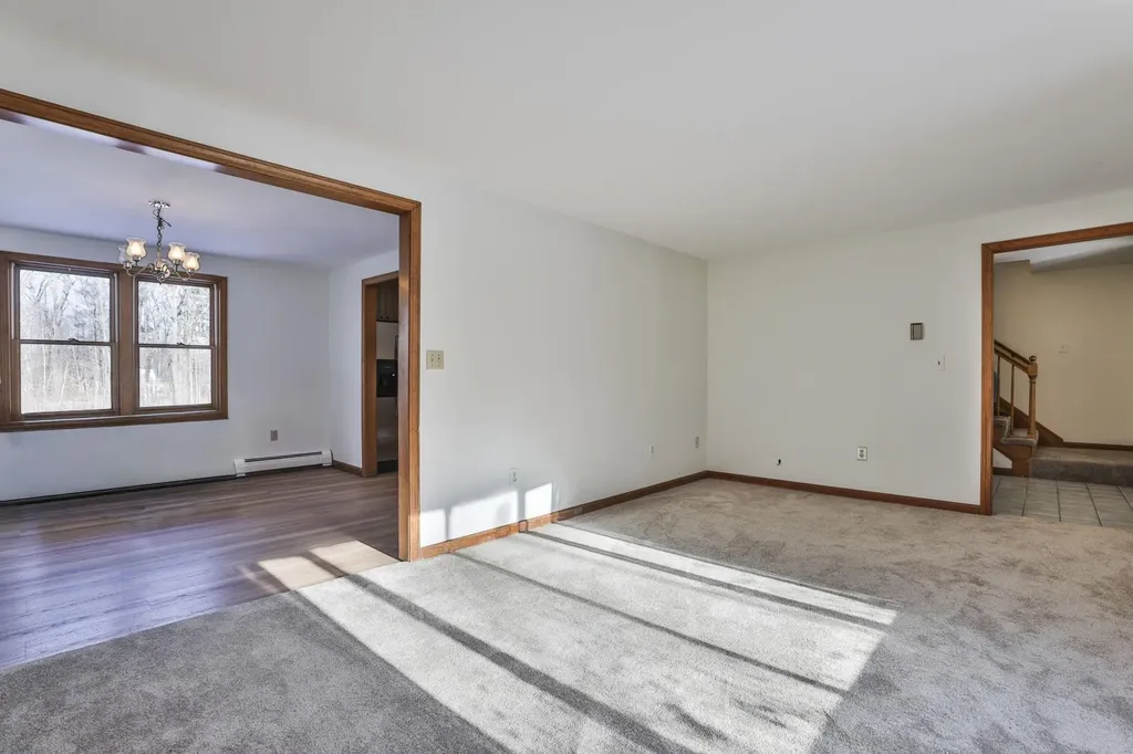 12 Beaver Lake Road Derry NH 03038