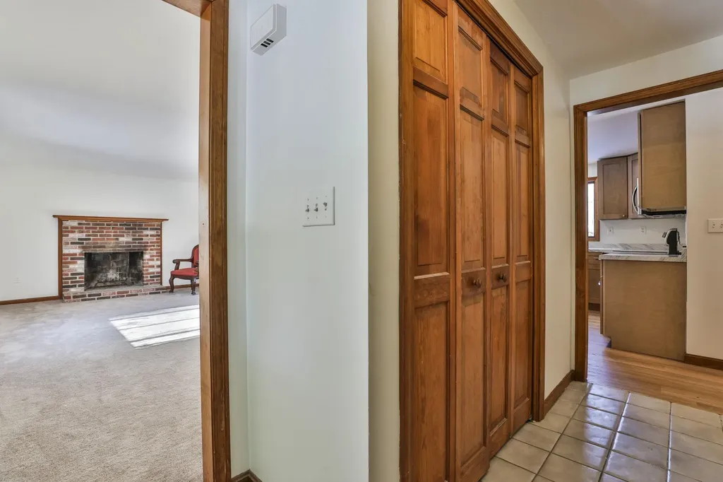 12 Beaver Lake Road Derry NH 03038