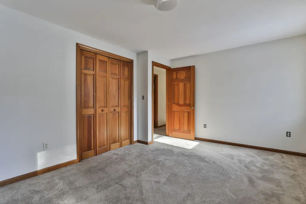 12 Beaver Lake Road Derry NH 03038