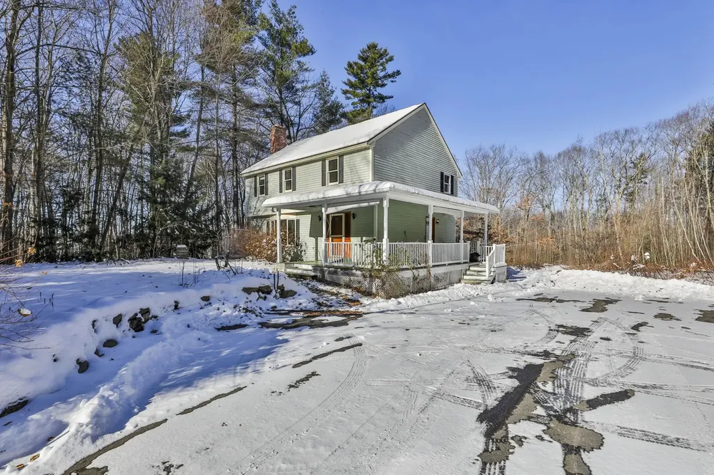12 Beaver Lake Road Derry NH 03038
