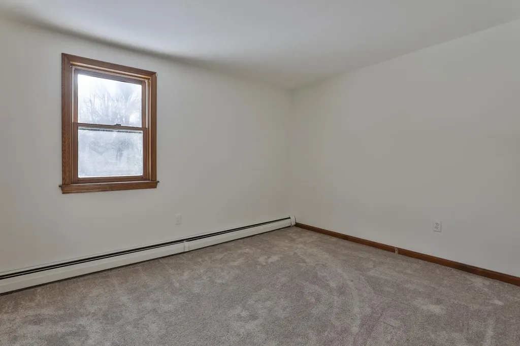 12 Beaver Lake Road Derry NH 03038