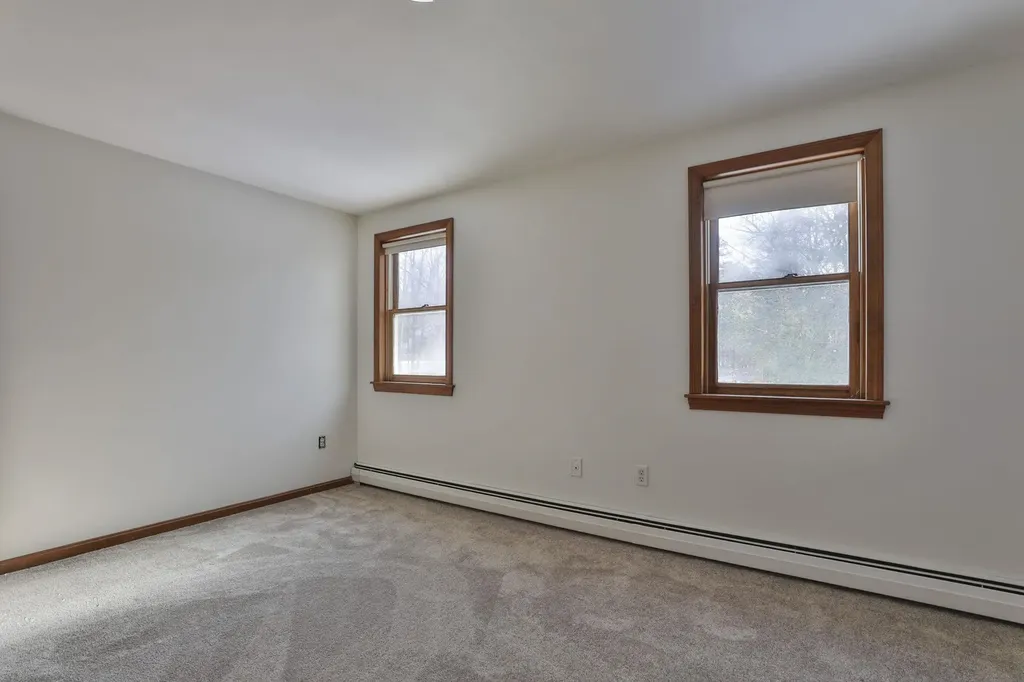 12 Beaver Lake Road Derry NH 03038