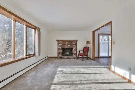 12 Beaver Lake Road Derry NH 03038