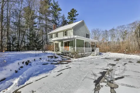 12 Beaver Lake Road Derry NH 03038