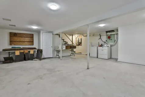 12 Beaver Lake Road Derry NH 03038