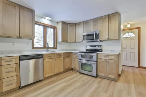 12 Beaver Lake Road Derry NH 03038