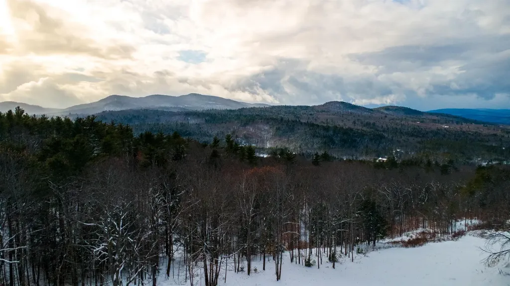 35 Pinnacle Ridge Road Meredith NH 03253