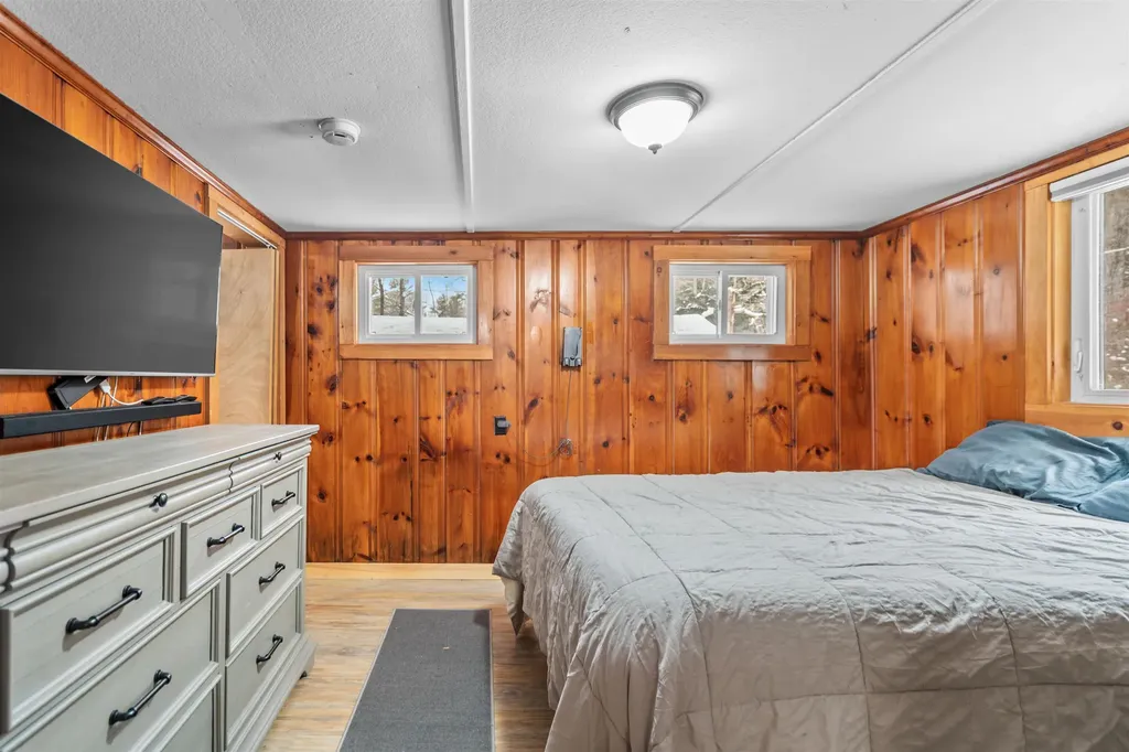 23 Hammond Road Deerfield NH 03037