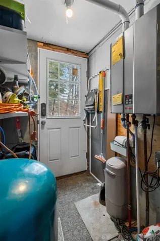 23 Hammond Road Deerfield NH 03037