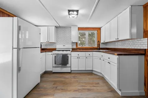 23 Hammond Road Deerfield NH 03037