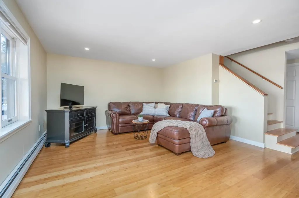 184 Deerfield Road Nottingham NH 03290