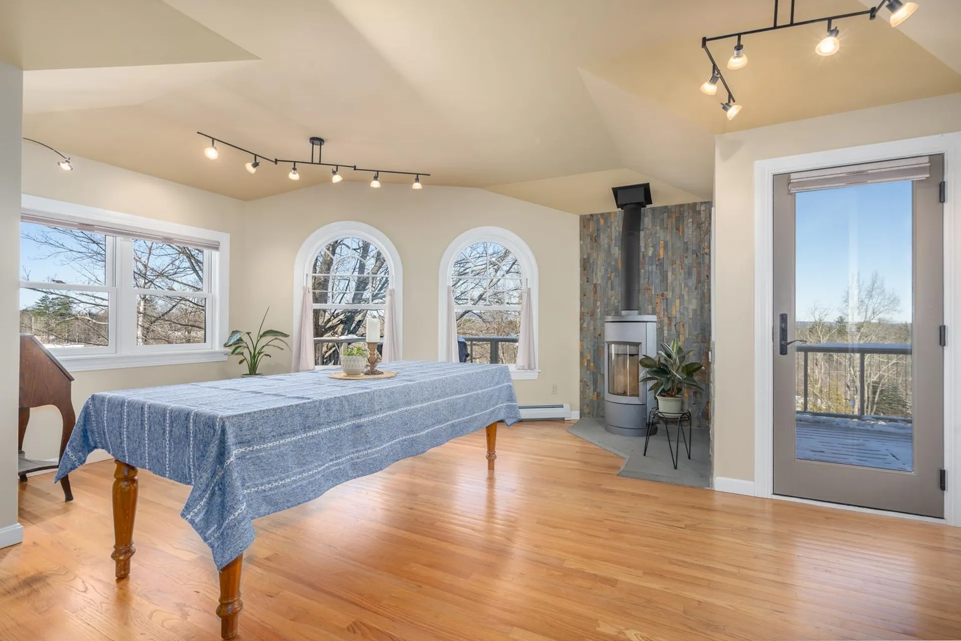 184 Deerfield Road Nottingham NH 03290