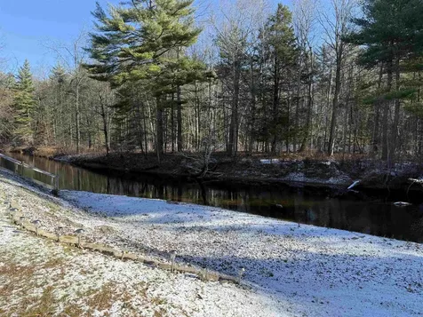 1013 Camelot Drive Exeter NH 03833