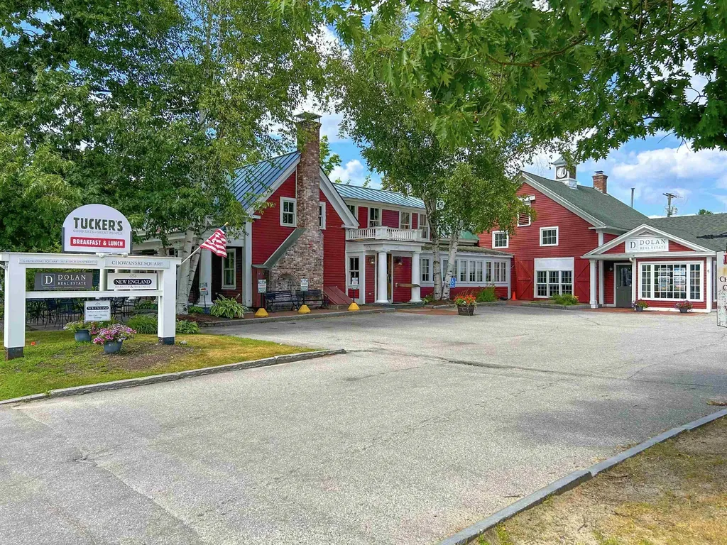 207 Main Street New London NH 03257