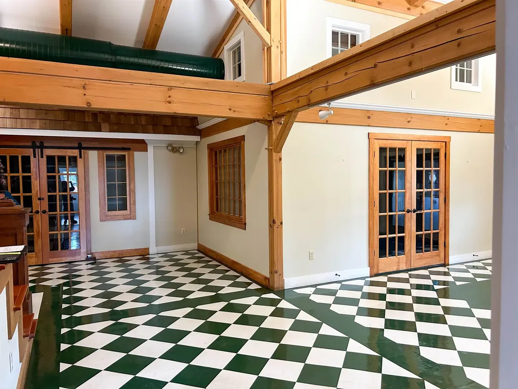 207 Main Street New London NH 03257