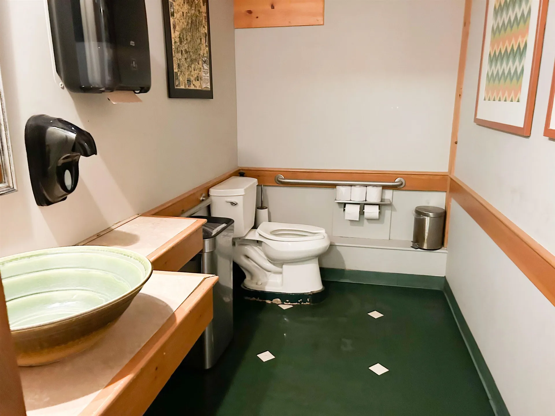 207 Main Street New London NH 03257