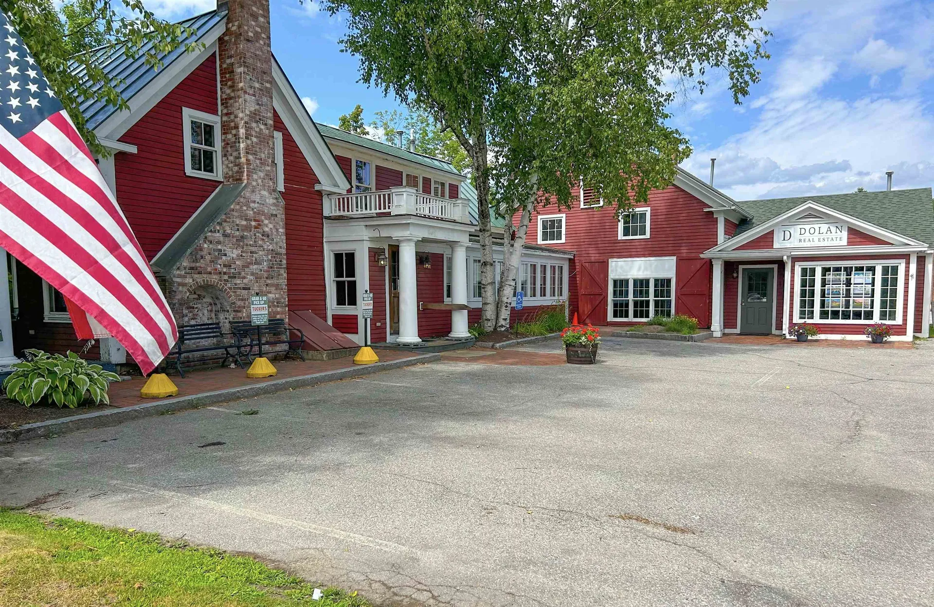 207 Main Street New London NH 03257