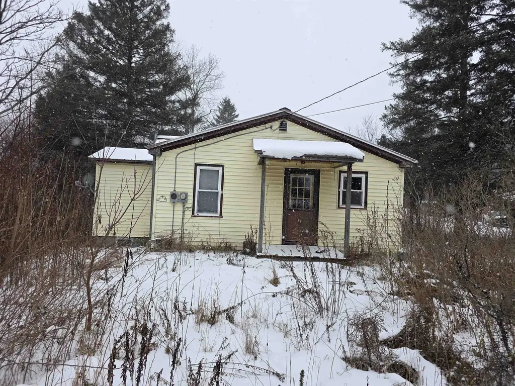 400 New Hampshire Route 26 Colebrook NH 03576